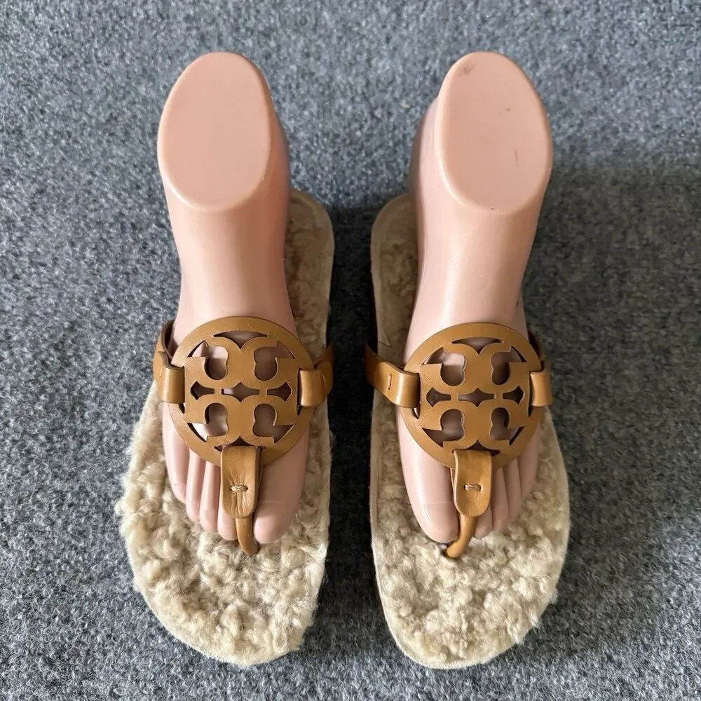 Tory Burch Miller Cloud Shearling Medallion Thong Sandals Rubber Women’s 6.5